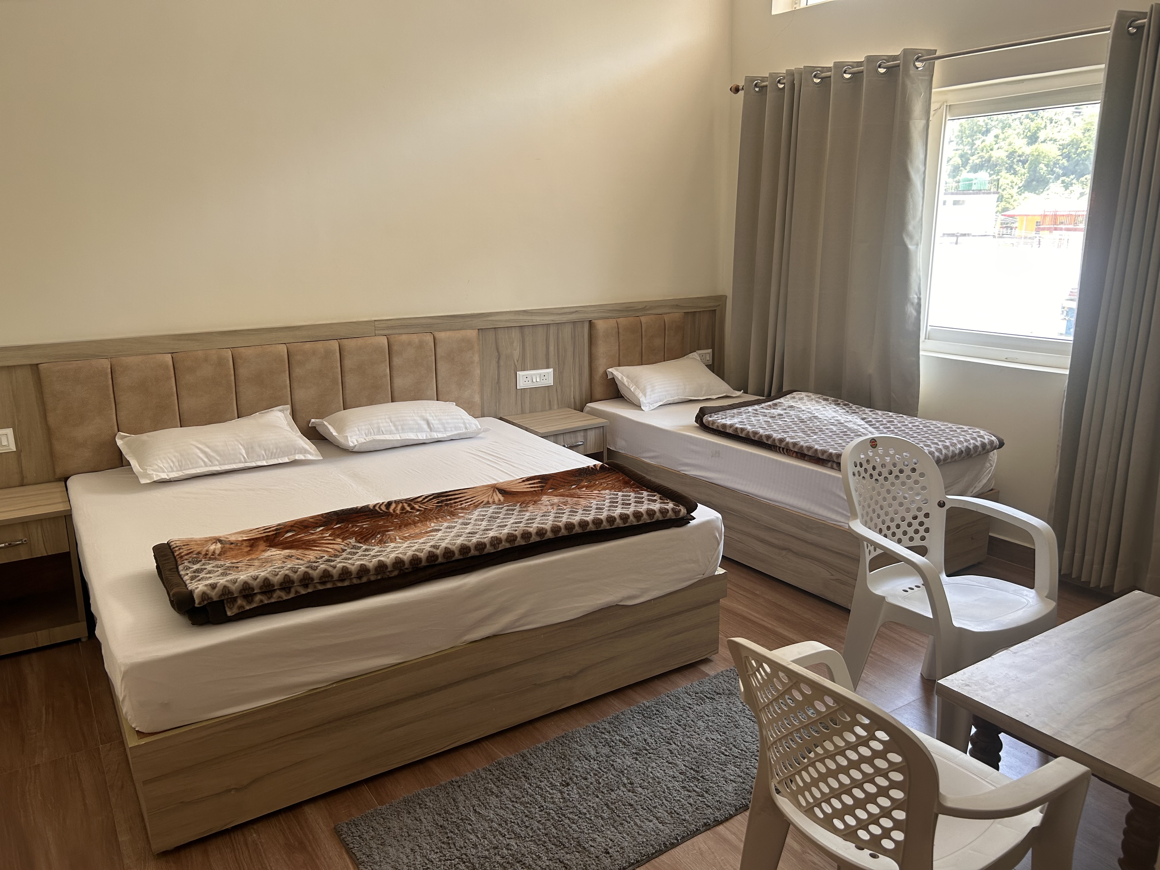 Triple Bed Room